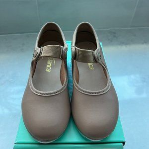 Little Girl Tap Shoe, Size 9.5